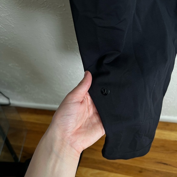 Lululemon On the Go Pant - Picture 4 of 5
